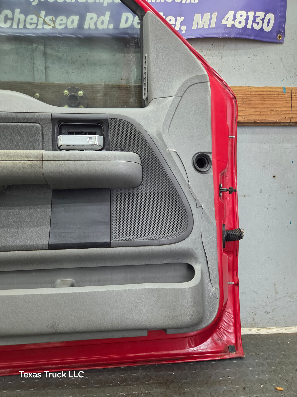 2004-2008 Ford F150 Crew Cab Driver Side Front Door LH