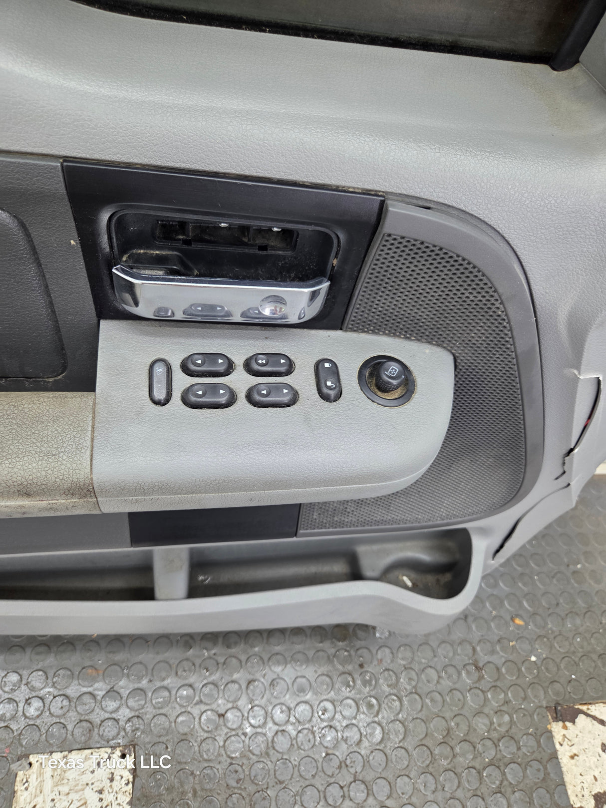 2004-2008 Ford F150 Crew Cab Driver Side Front Door LH