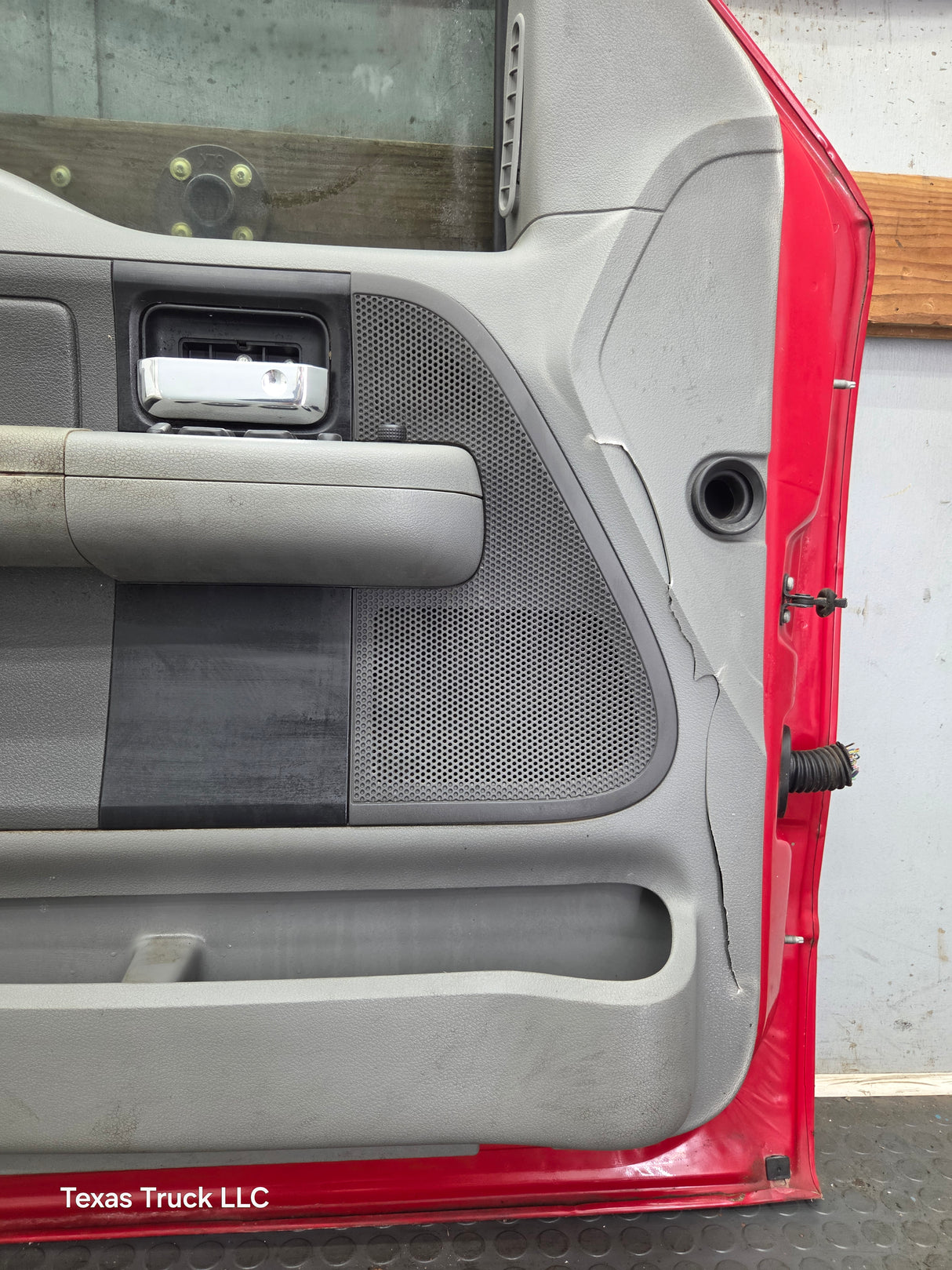 2004-2008 Ford F150 Crew Cab Driver Side Front Door LH