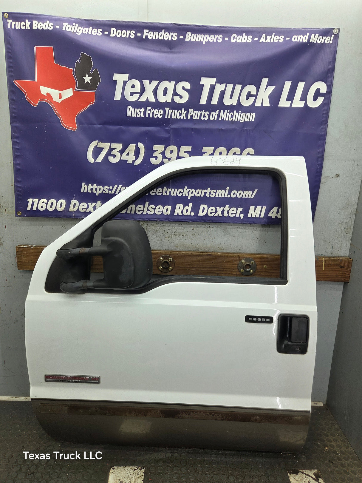 1999-2011 Ford Super Duty LH Driver Side Front Door F250 F350 F450 F550