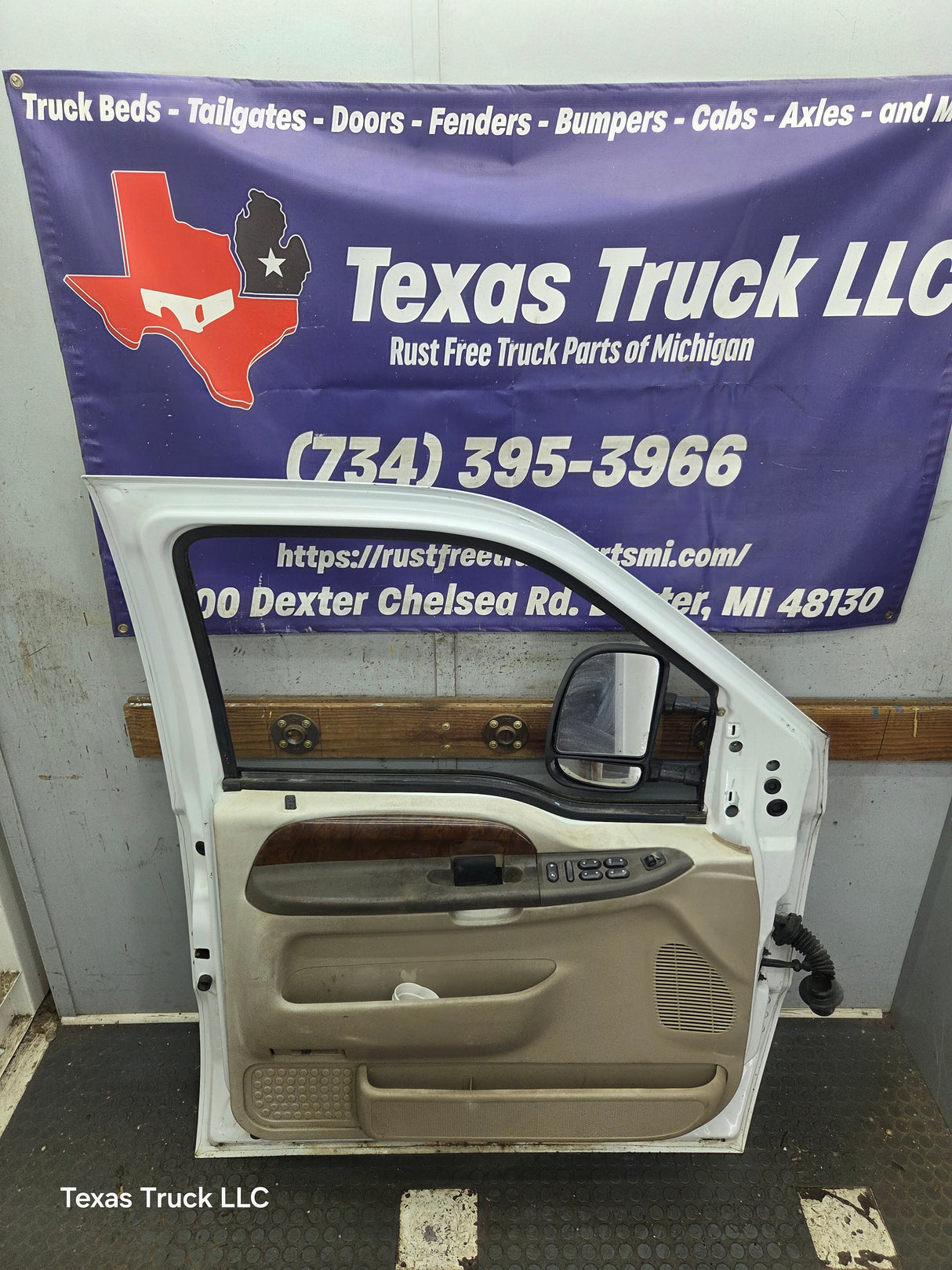 1999-2011 Ford Super Duty LH Driver Side Front Door F250 F350 F450 F550