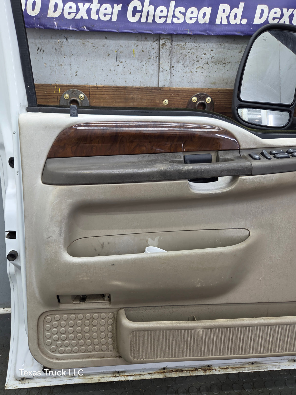 1999-2011 Ford Super Duty LH Driver Side Front Door F250 F350 F450 F550
