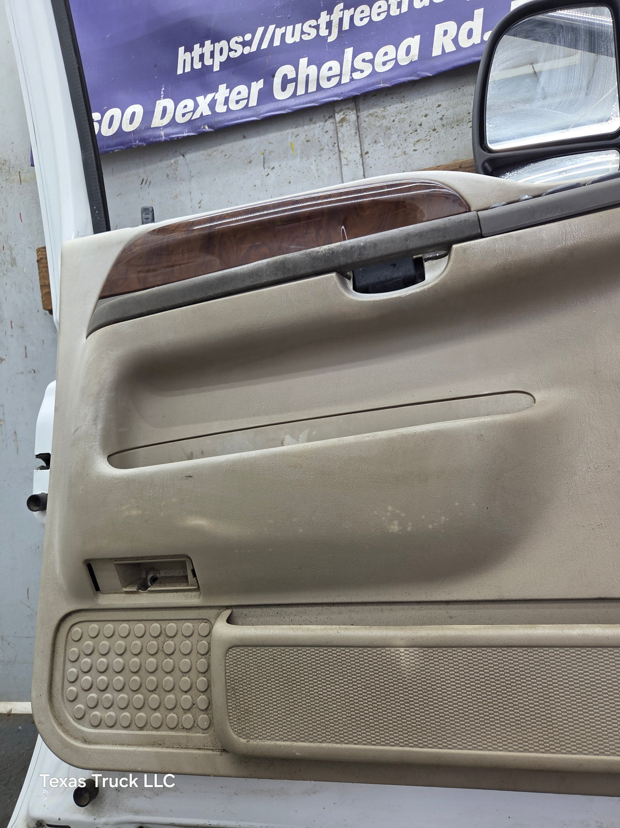 1999-2011 Ford Super Duty LH Driver Side Front Door F250 F350 F450 F550