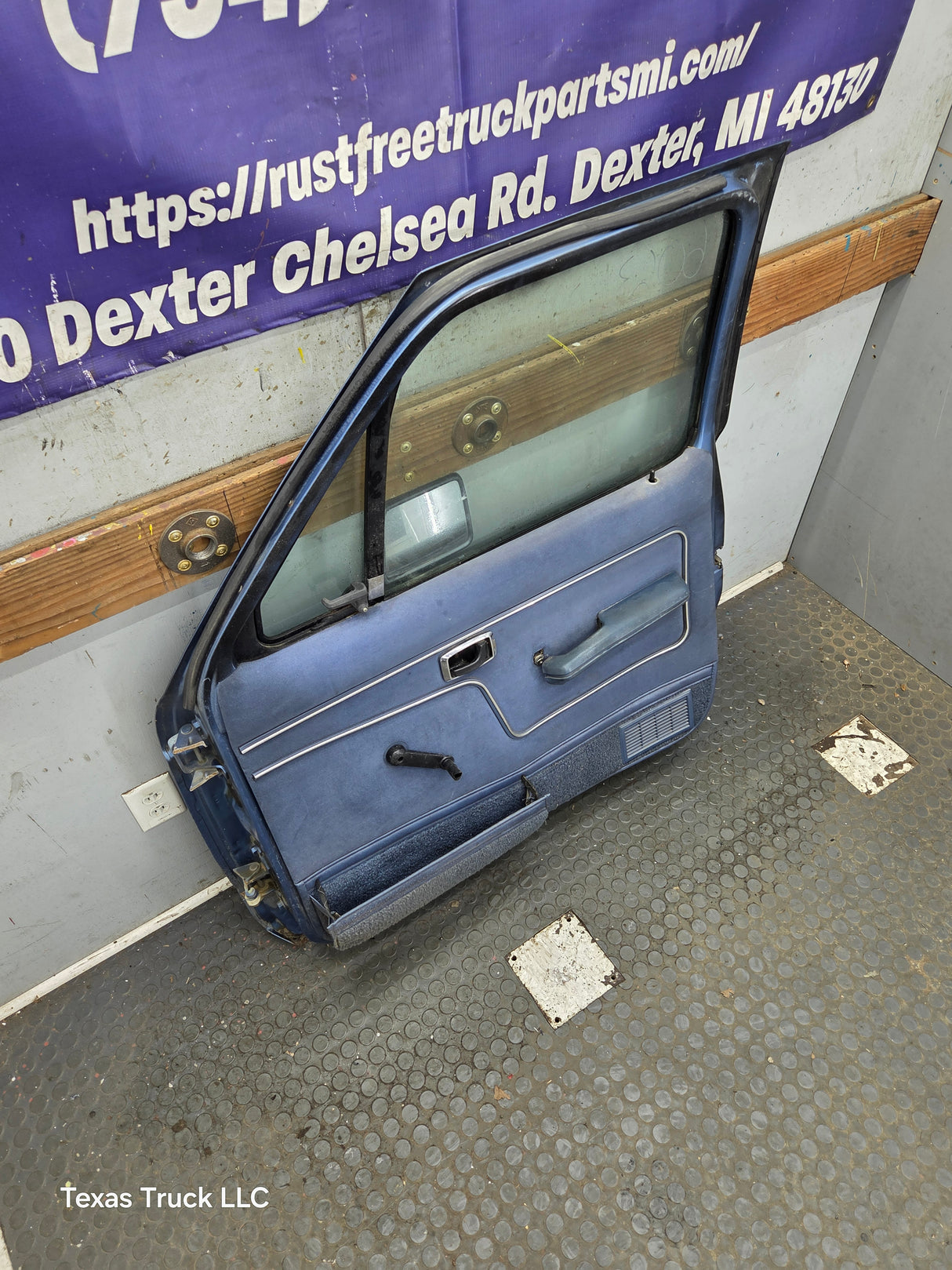 1983-1988 Ford Ranger Passenger Side Front Right Hand Door