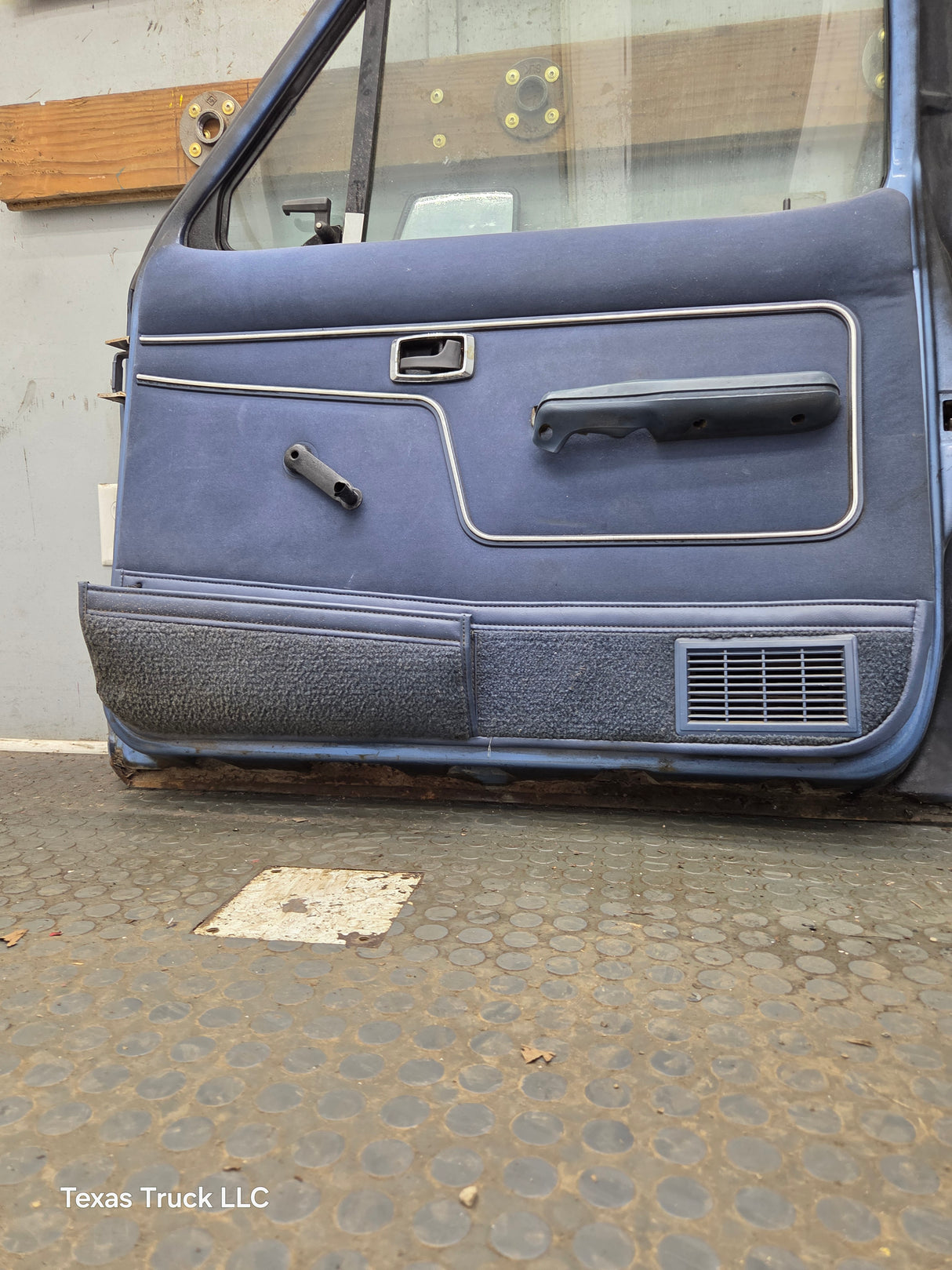 1983-1988 Ford Ranger Passenger Side Front Right Hand Door