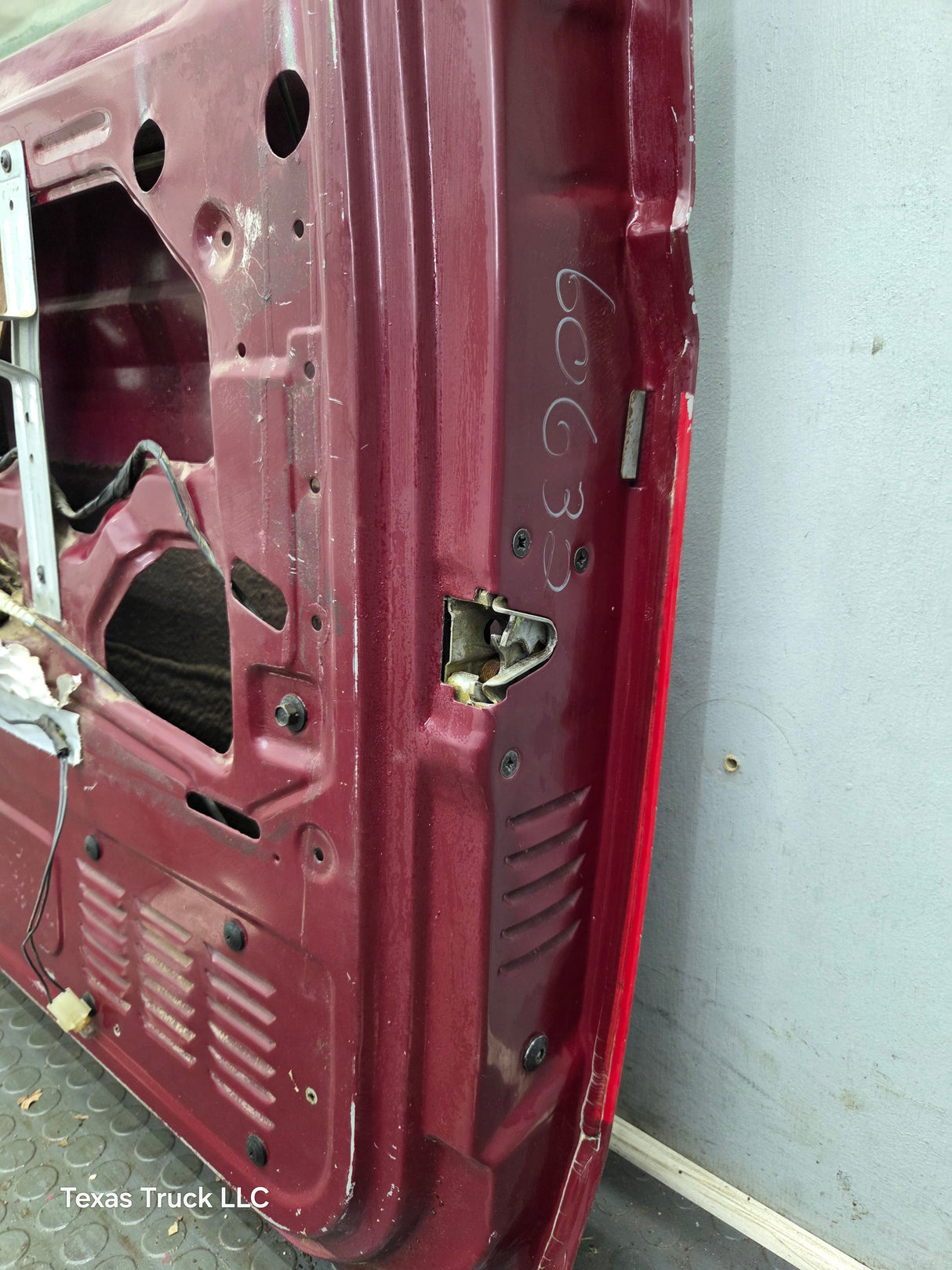 1980-1986 Ford F Series F250 F350 F450 F550 Passenger Side Front Door RH