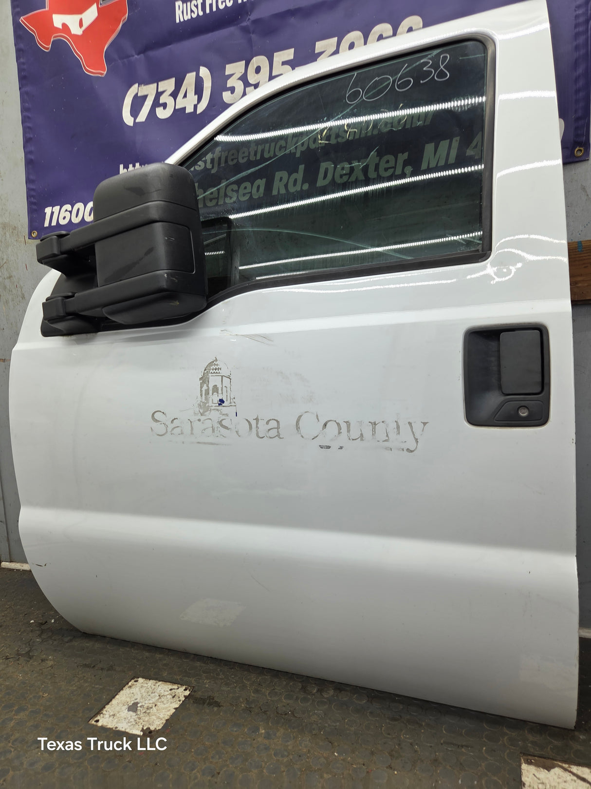 2012-2016 Ford Super Duty LH Driver Side Front Door F250 F350 F450 F550