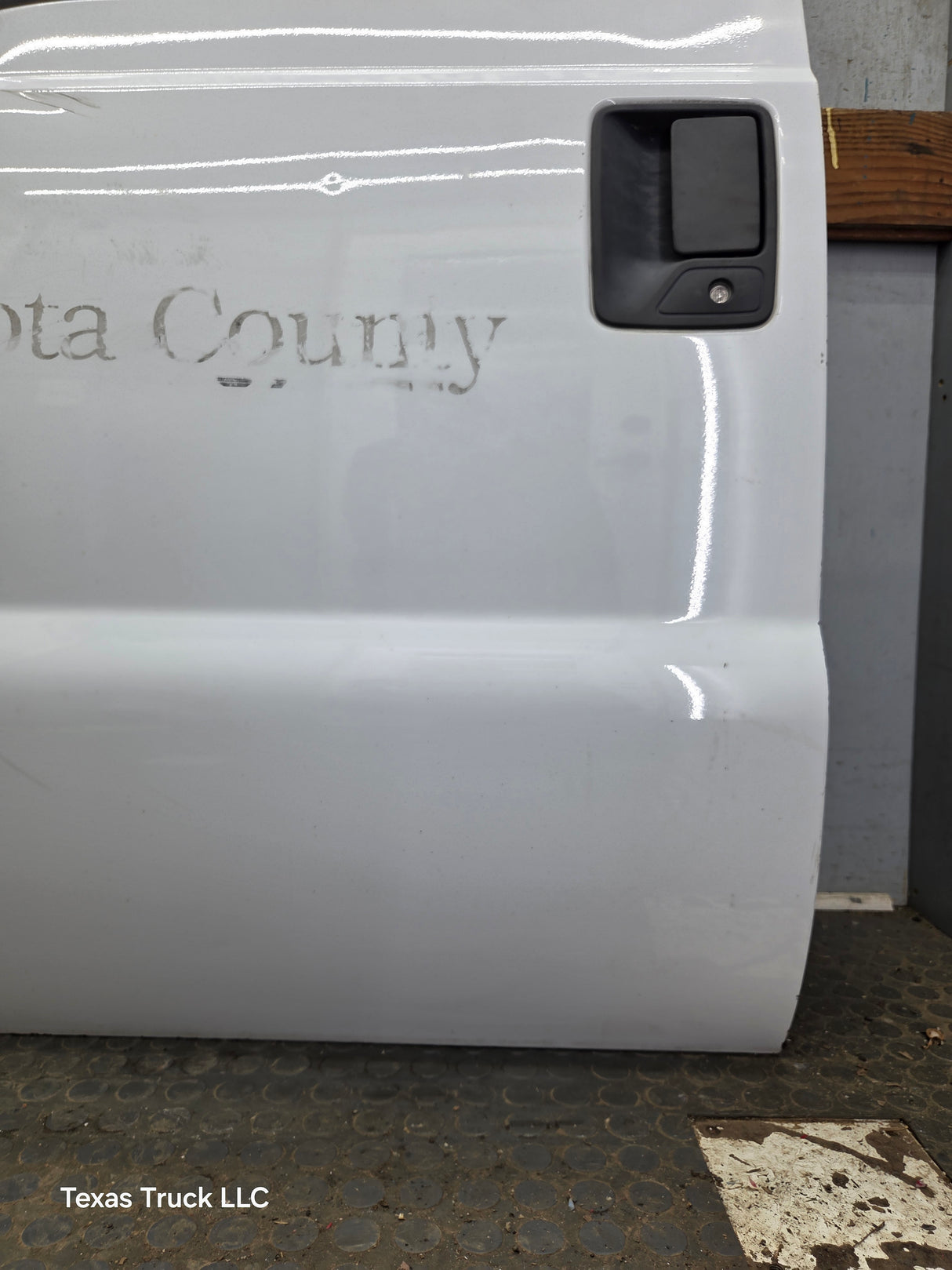 2012-2016 Ford Super Duty LH Driver Side Front Door F250 F350 F450 F550