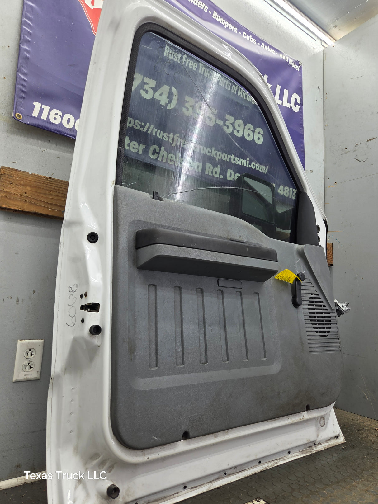 2012-2016 Ford Super Duty LH Driver Side Front Door F250 F350 F450 F550