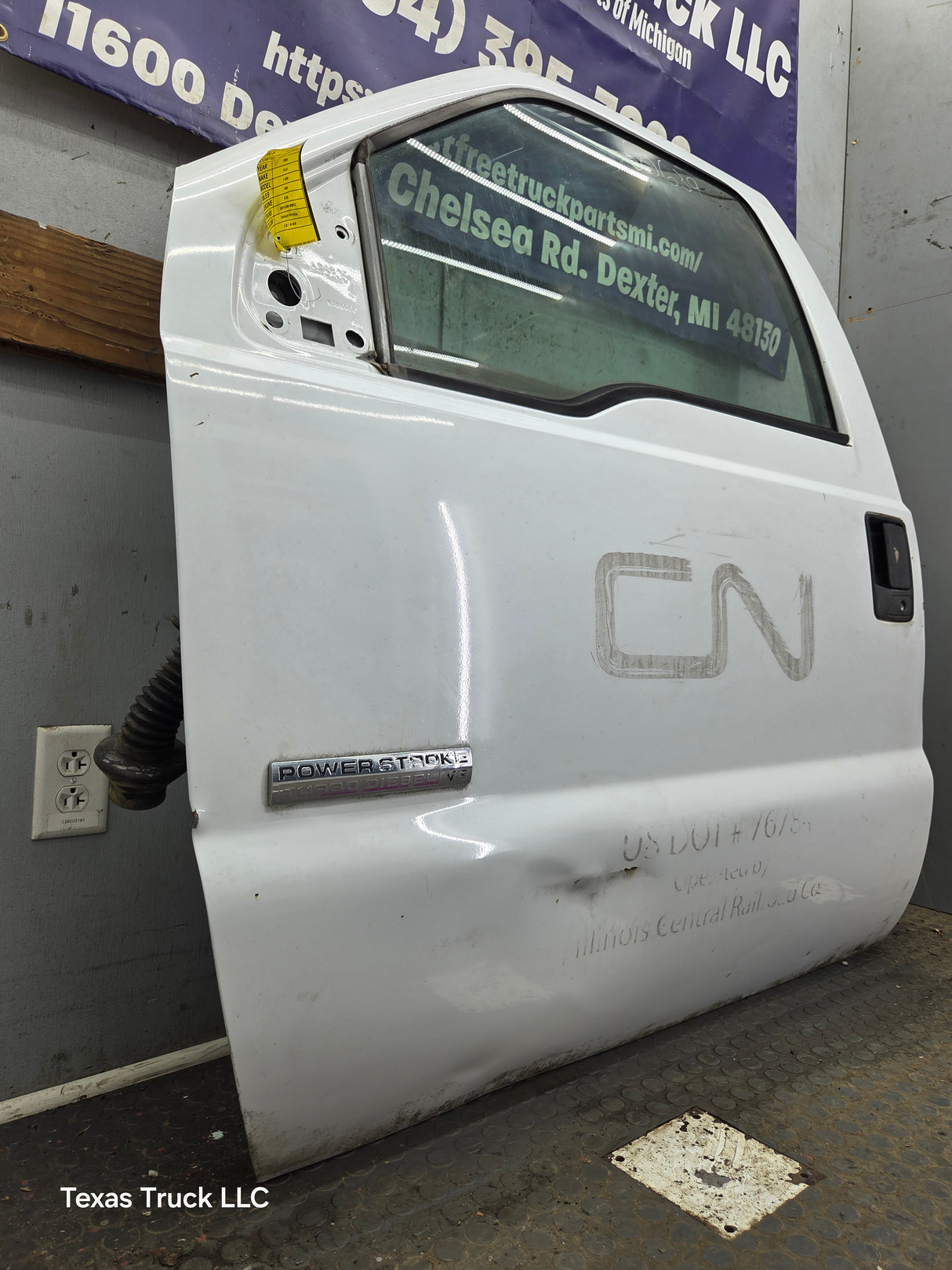 1999-2011 Ford Super Duty LH Driver Side Front Door F250 F350 F450 F550