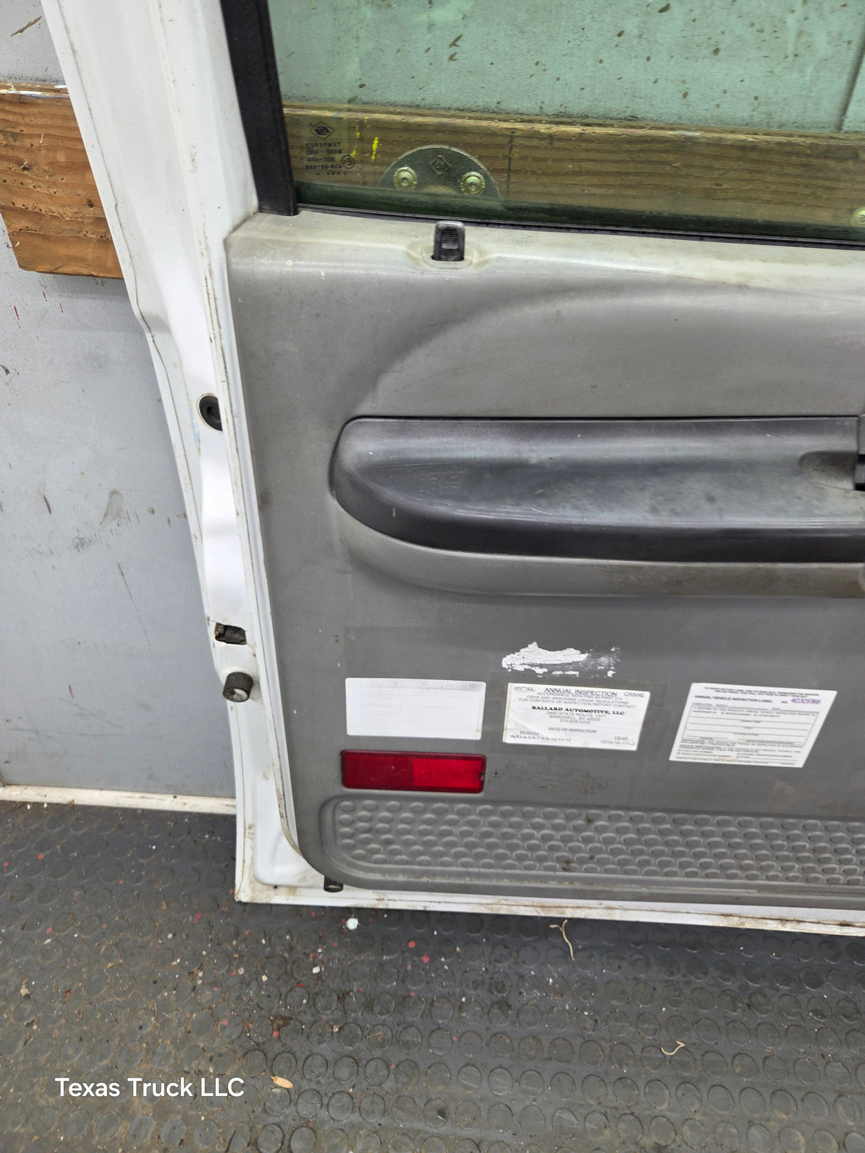 1999-2011 Ford Super Duty LH Driver Side Front Door F250 F350 F450 F550