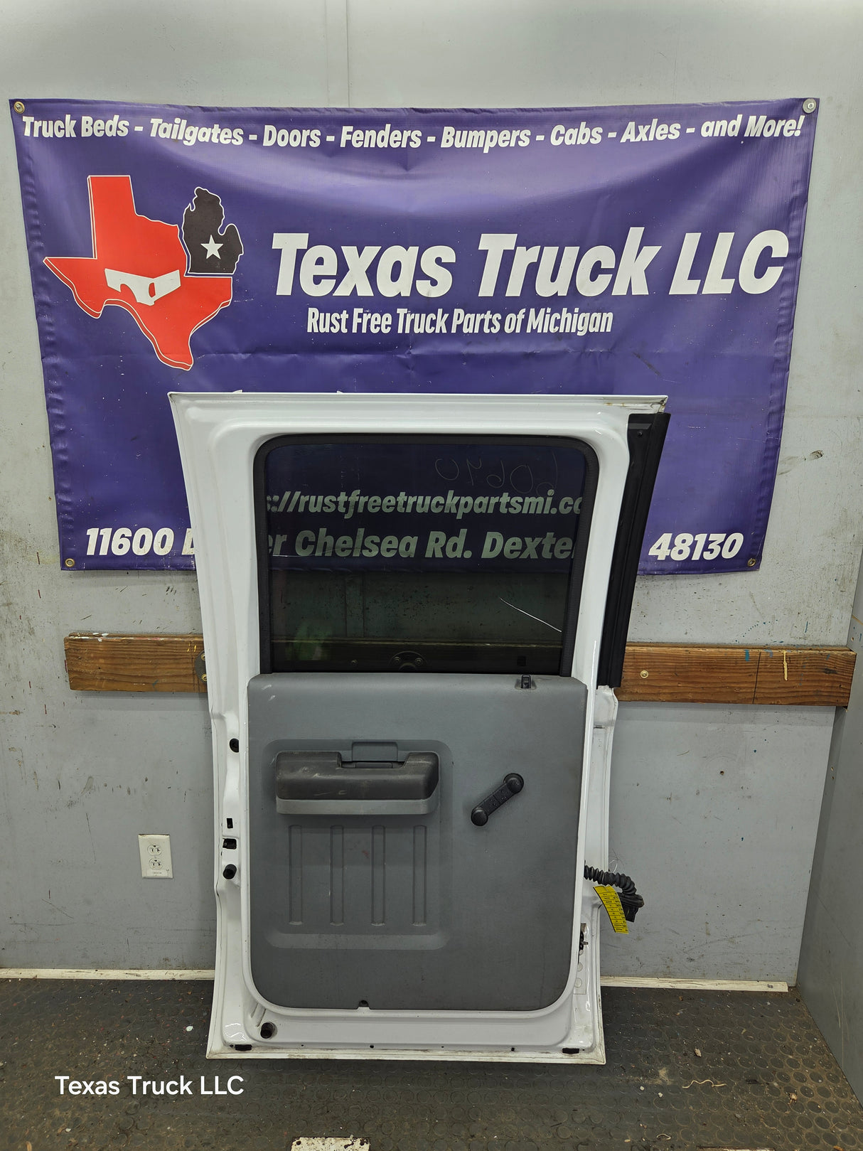2012-2016 Ford Super Duty Driver Rear Door LH Crew Cab F250 F350 F450 F550