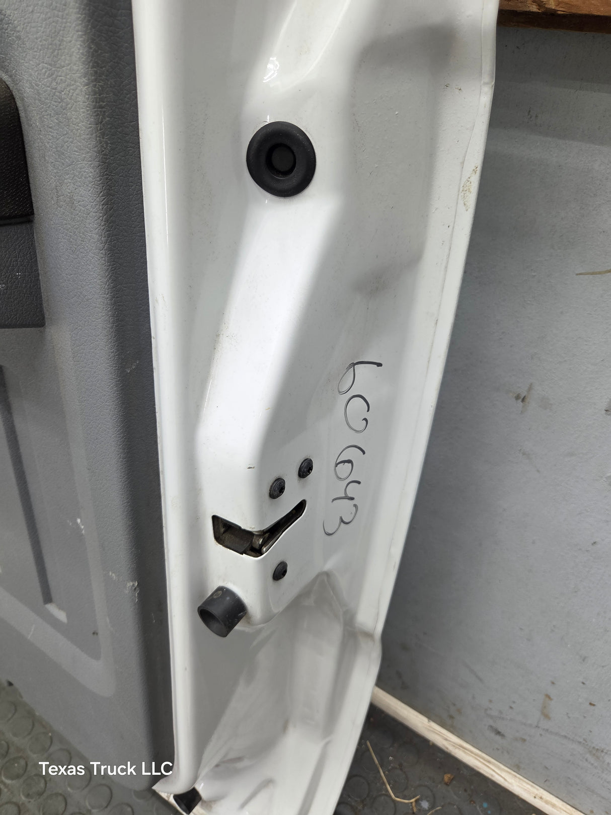 2012-2016 Ford Super Duty RH Passenger Side Front Door F250 F350 F450 F550