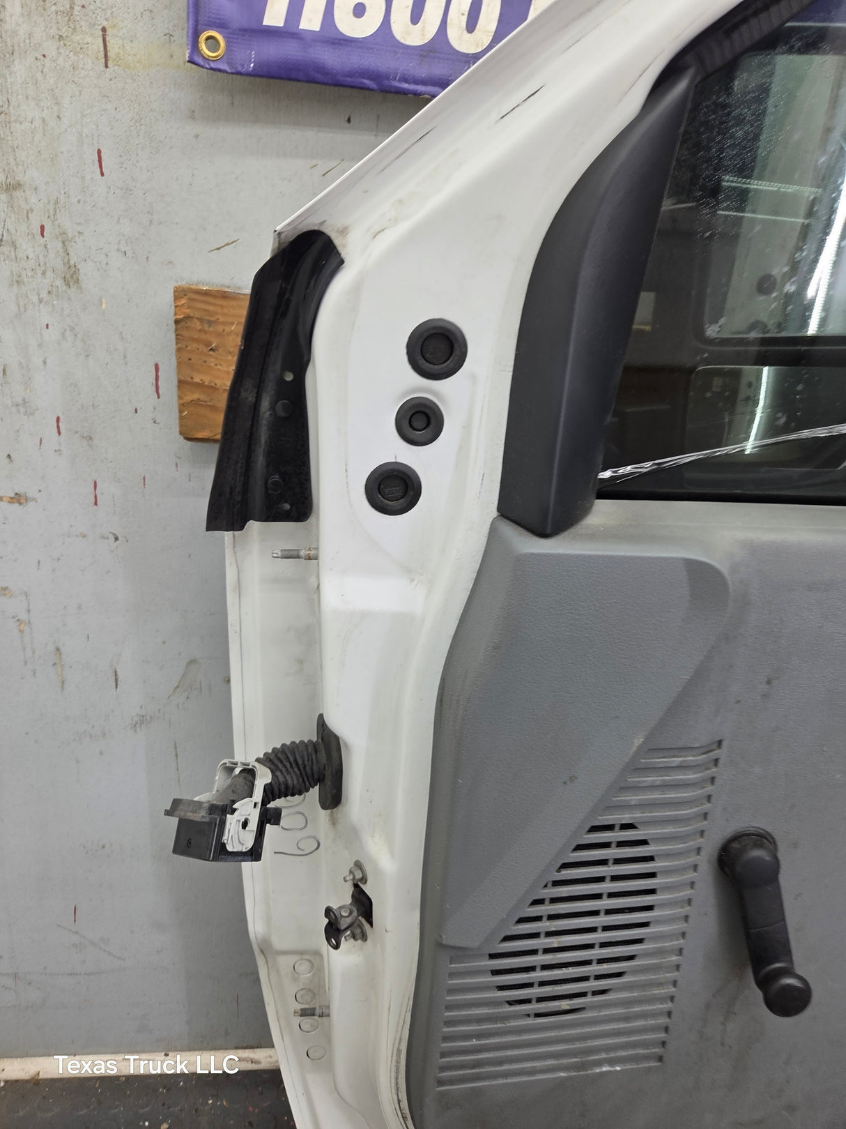 2012-2016 Ford Super Duty RH Passenger Side Front Door F250 F350 F450 F550