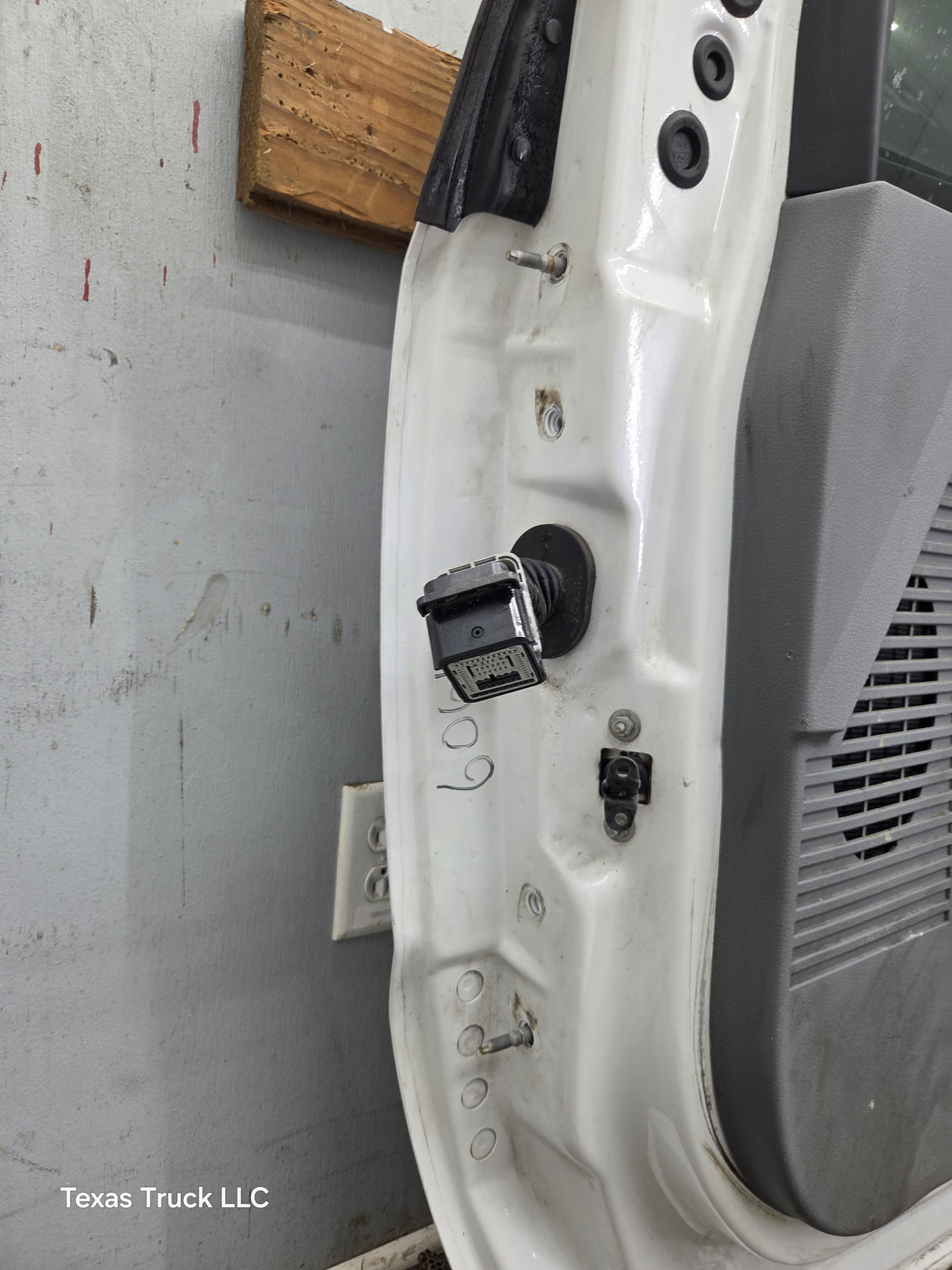 2012-2016 Ford Super Duty RH Passenger Side Front Door F250 F350 F450 F550