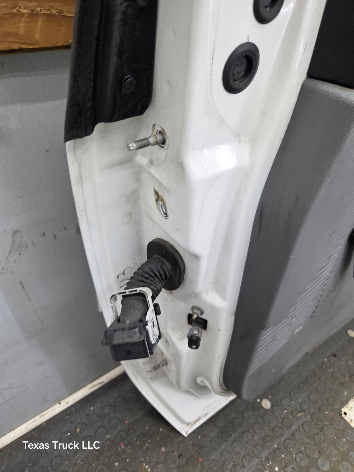2012-2016 Ford Super Duty RH Passenger Side Front Door F250 F350 F450 F550
