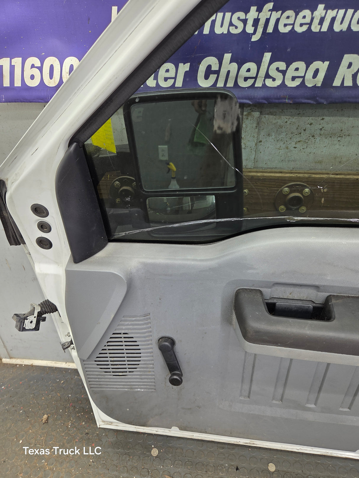 2012-2016 Ford Super Duty RH Passenger Side Front Door F250 F350 F450 F550