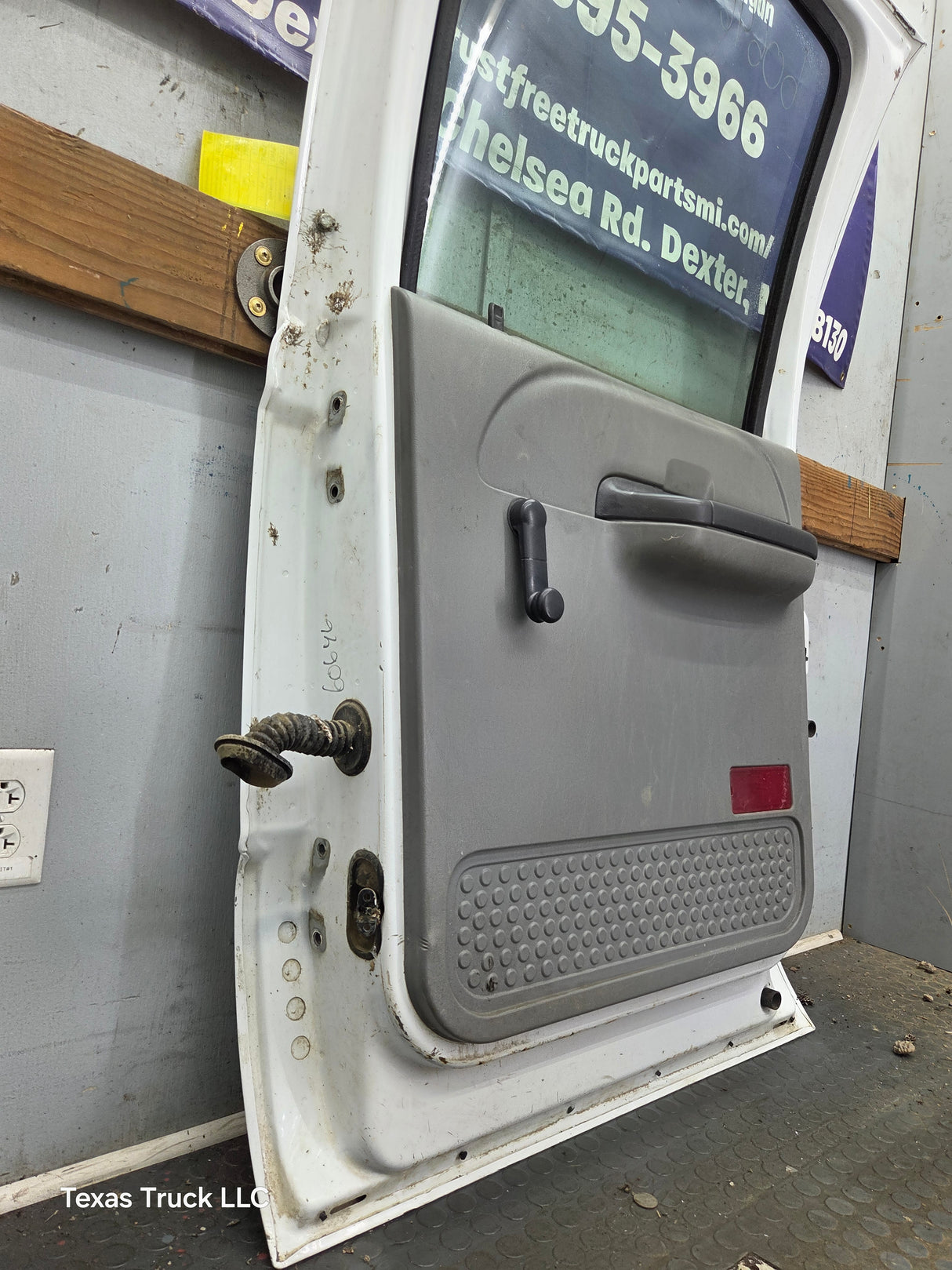1999-2011 Ford Super Duty RH Passenger Side Rear Crew Cab Door F250 F350 F450 F550