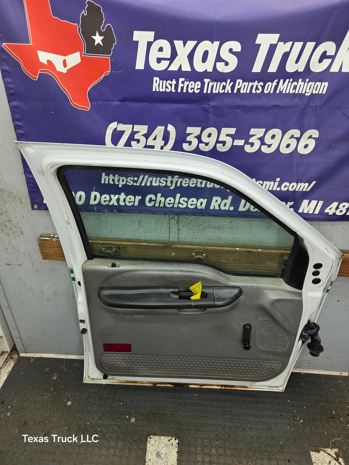 1999-2011 Ford Super Duty LH Driver Side Front Door F250 F350 F450 F550