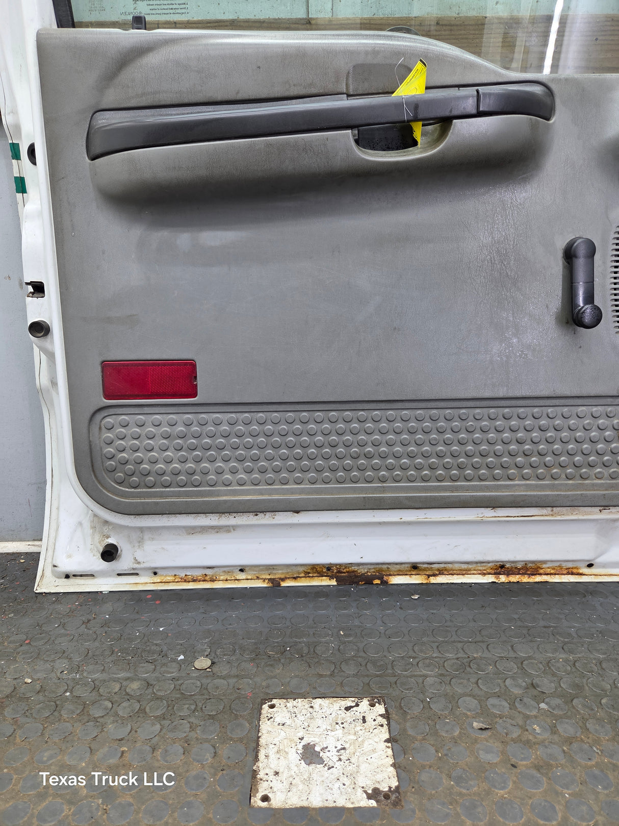 1999-2011 Ford Super Duty LH Driver Side Front Door F250 F350 F450 F550