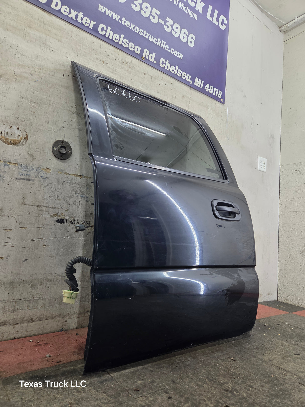 1999-2007 Chevrolet Silverado / GMC Sierra 1500 2500 3500 HD Driver side LH Crew Cab rear door