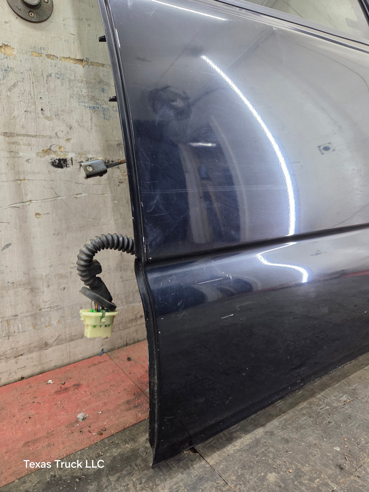1999-2007 Chevrolet Silverado / GMC Sierra 1500 2500 3500 HD Driver side LH Crew Cab rear door