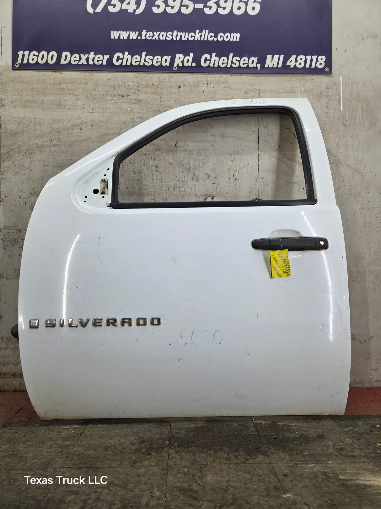 2007-2013 Chevrolet Silverado / GMC Sierra 1500 2500 3500 HD LH Front Driver Side Door