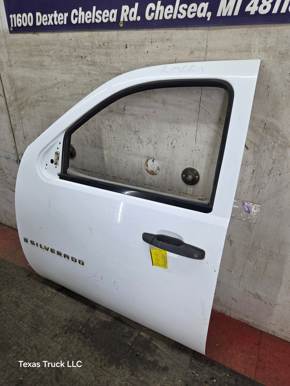 2007-2013 Chevrolet Silverado / GMC Sierra 1500 2500 3500 HD LH Front Driver Side Door