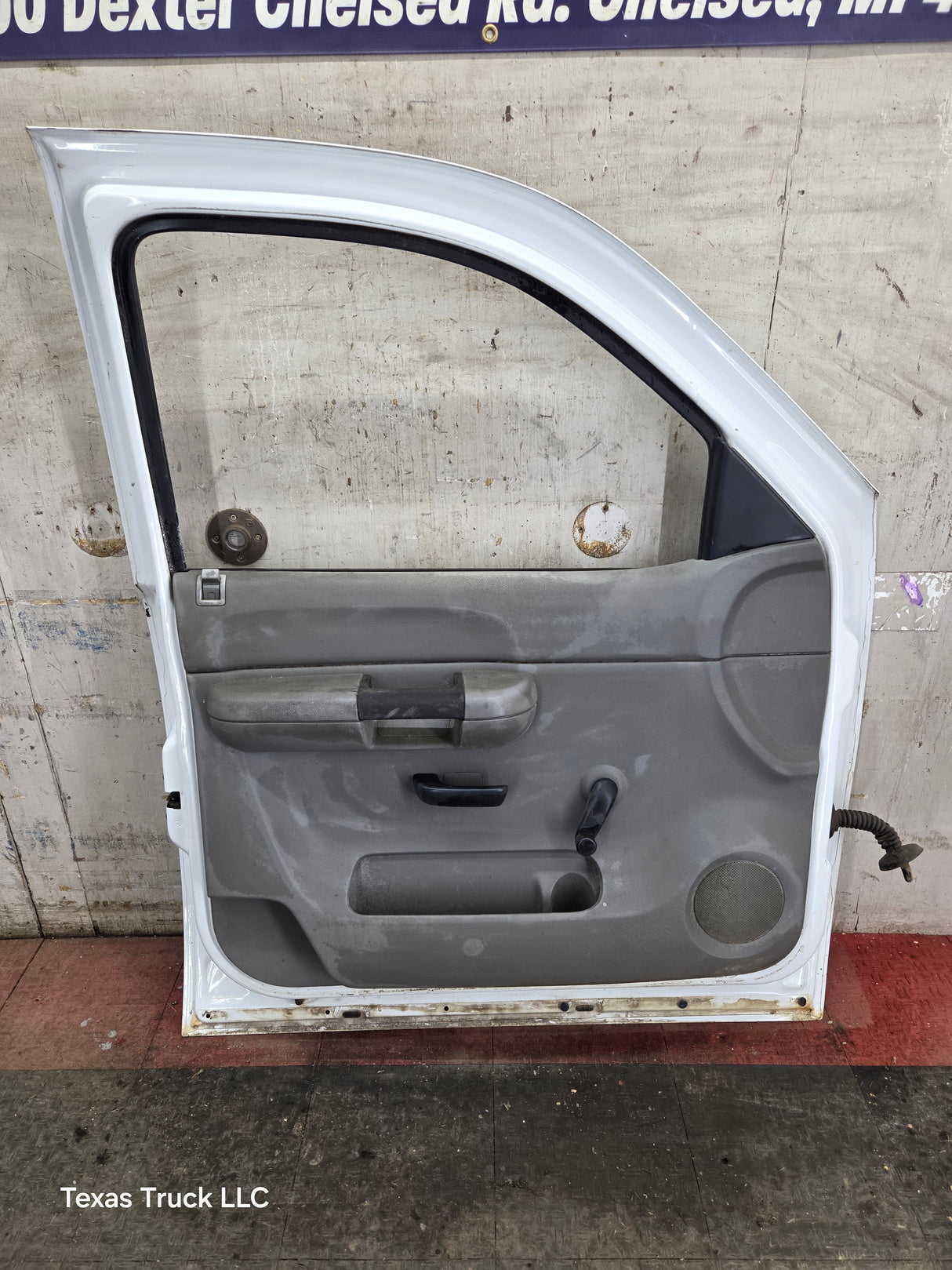 2007-2013 Chevrolet Silverado / GMC Sierra 1500 2500 3500 HD LH Front Driver Side Door