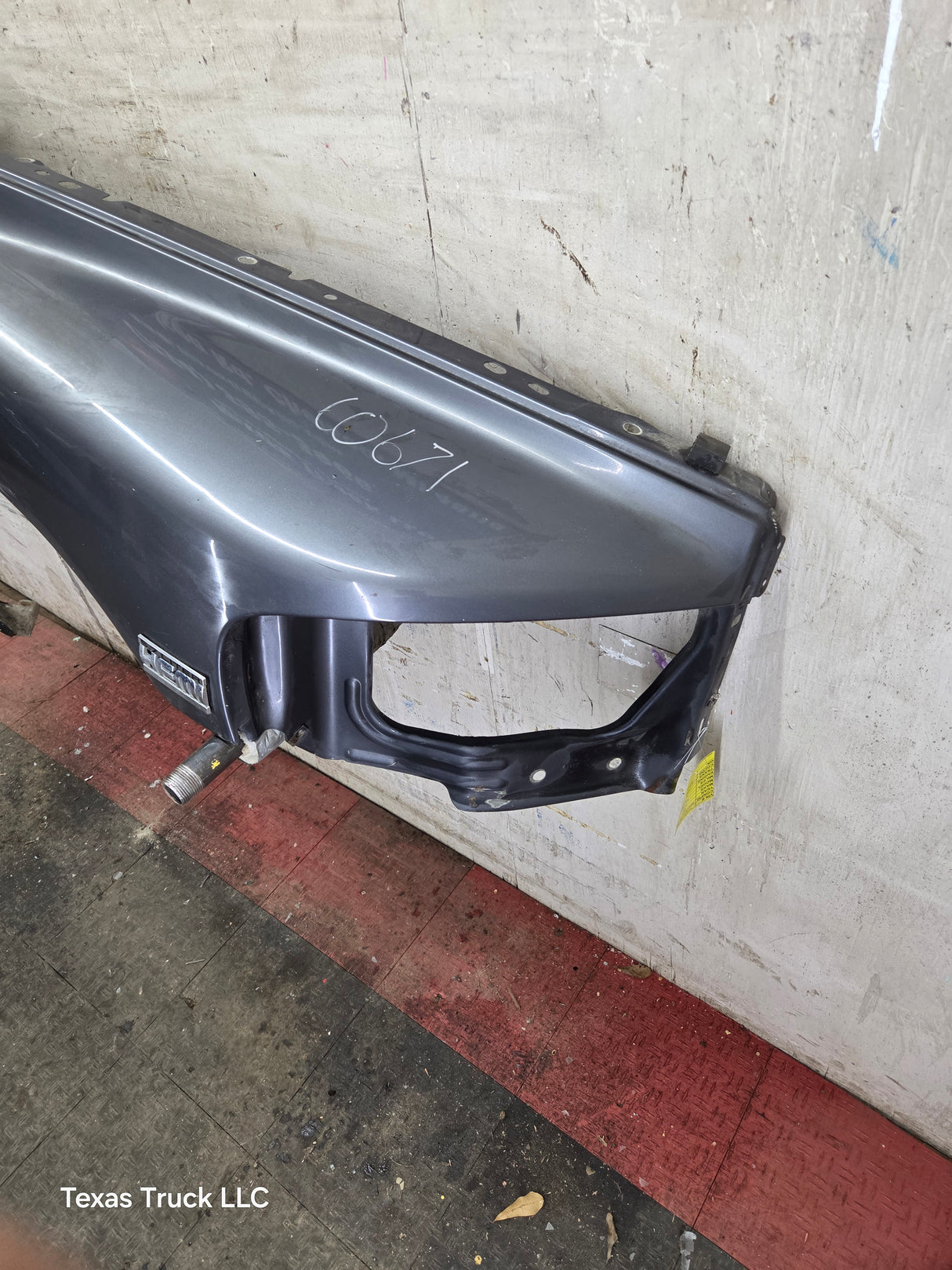 2003-2005 Dodge Ram 3rd Gen 1500 2500 3500 RH Passenger Side Fender