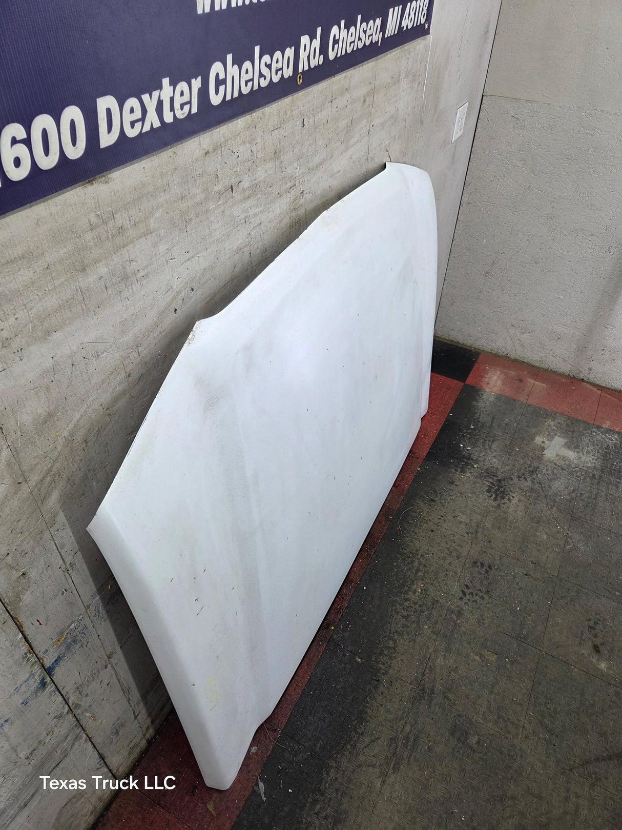 2003-2006 Chevrolet Silverado 1500 2500 'Cateye' Hood "Standard Line" - Summit White
