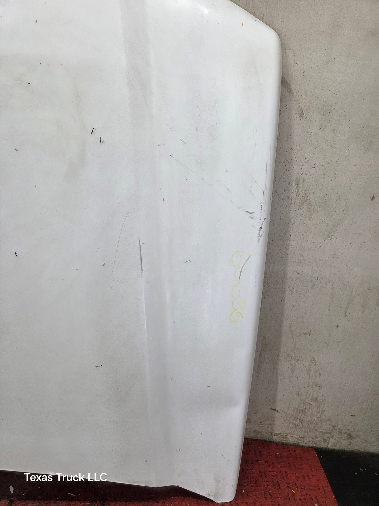 2003-2006 Chevrolet Silverado 1500 2500 'Cateye' Hood "Standard Line" - Summit White
