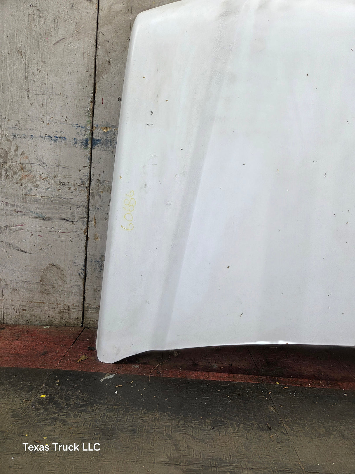2003-2006 Chevrolet Silverado 1500 2500 'Cateye' Hood "Standard Line" - Summit White