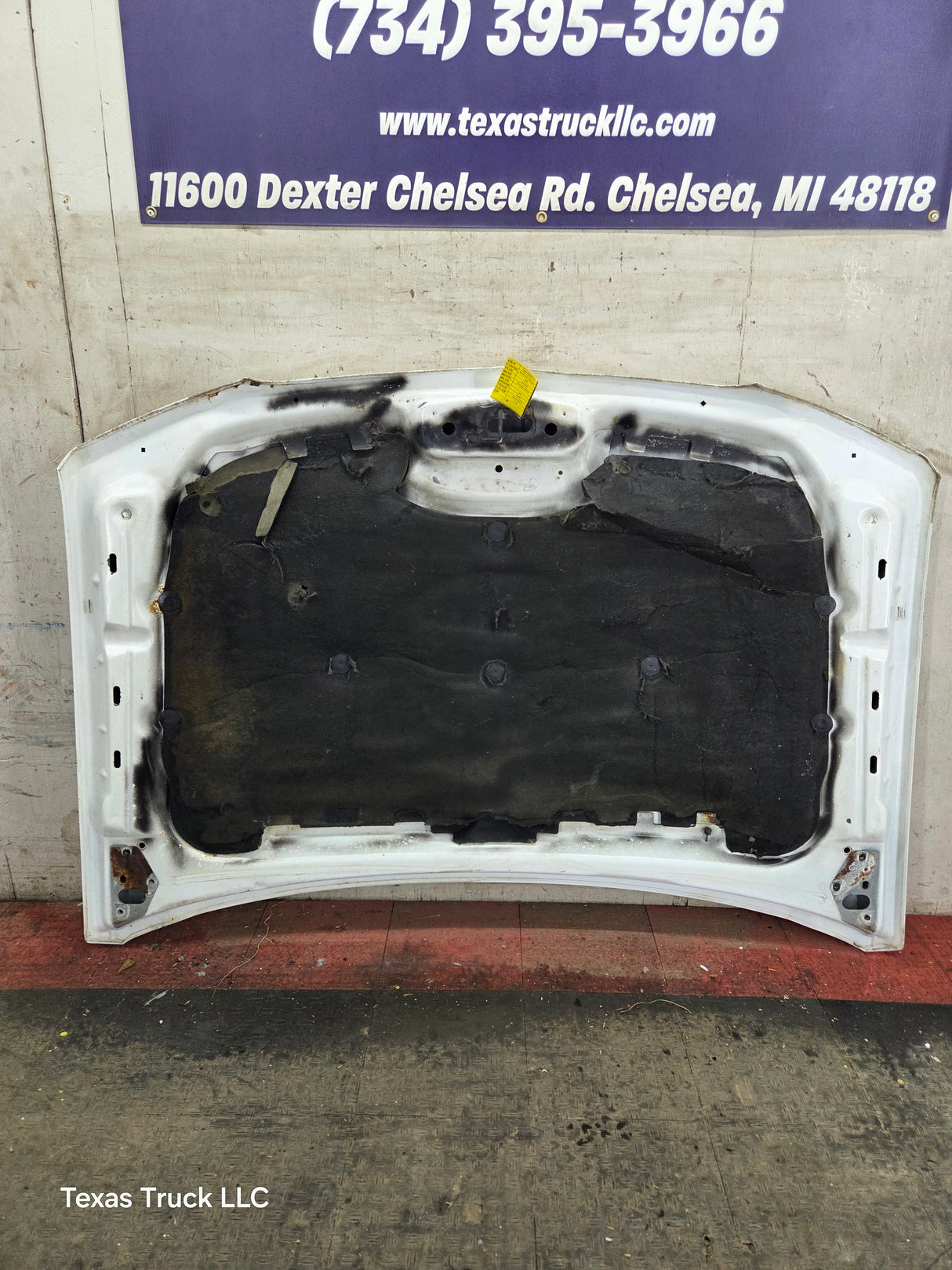 2003-2006 Chevrolet Silverado 1500 2500 'Cateye' Hood "Standard Line" - Summit White