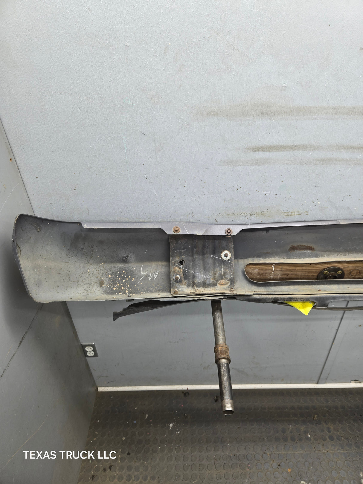 1992–2007 Ford Econoline E-150 E-250 E-350 E-450 E-550 Front Bumper
