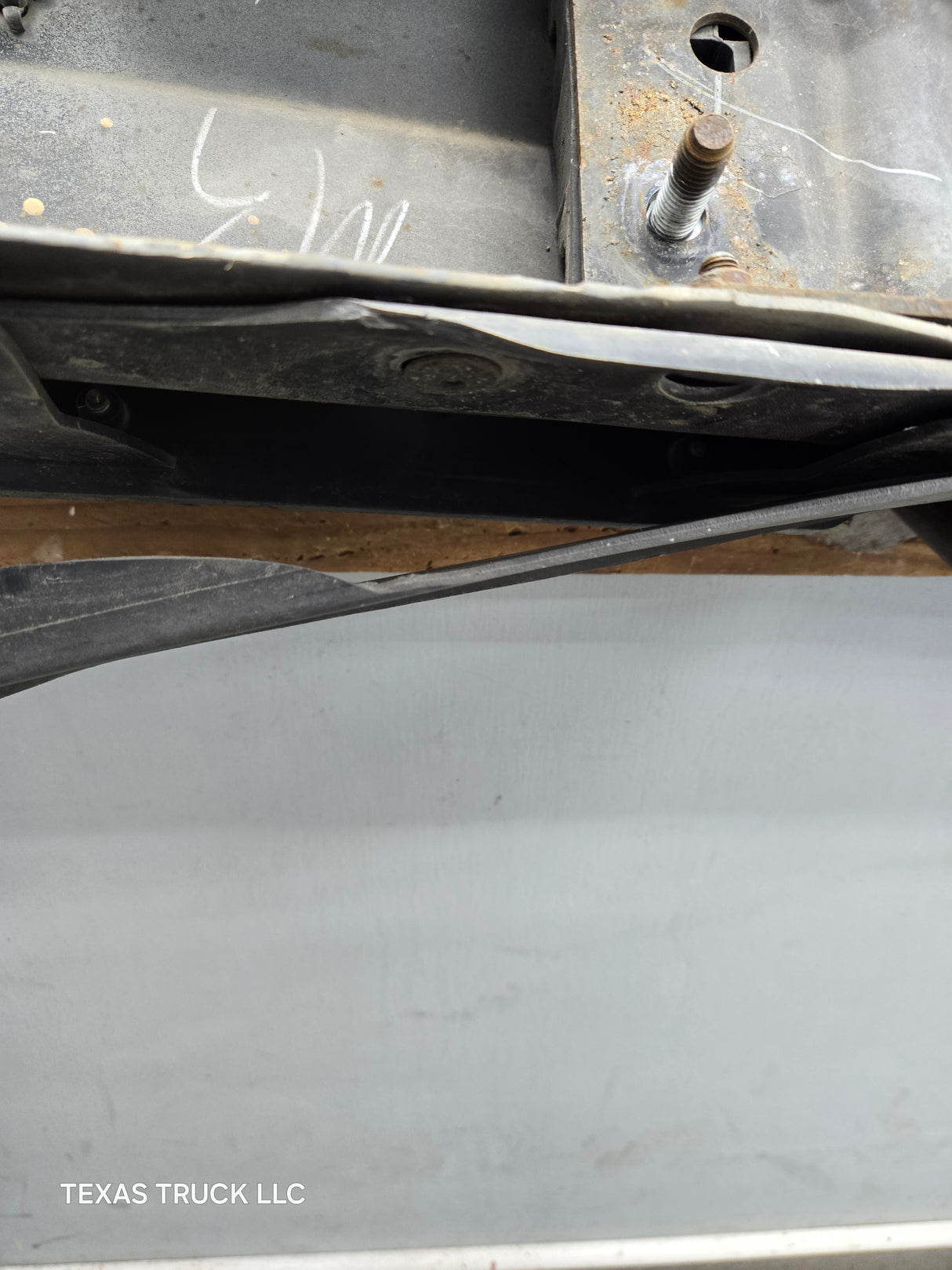 1992–2007 Ford Econoline E-150 E-250 E-350 E-450 E-550 Front Bumper