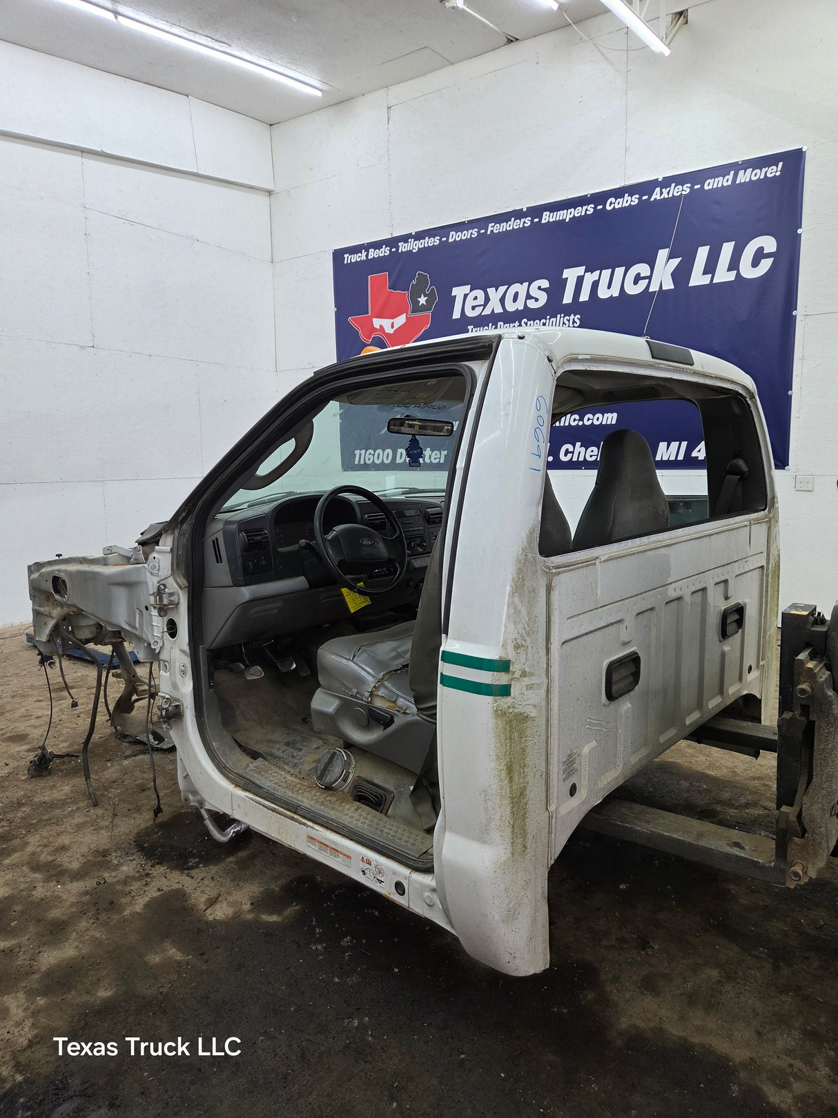 2005-2007 Ford Super Duty F250 F350 F450 F550 2 Door Regular Cab