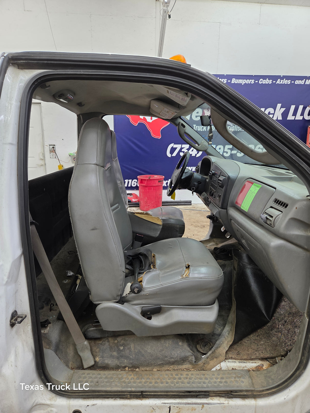 2005-2007 Ford Super Duty F250 F350 F450 F550 2 Door Regular Cab