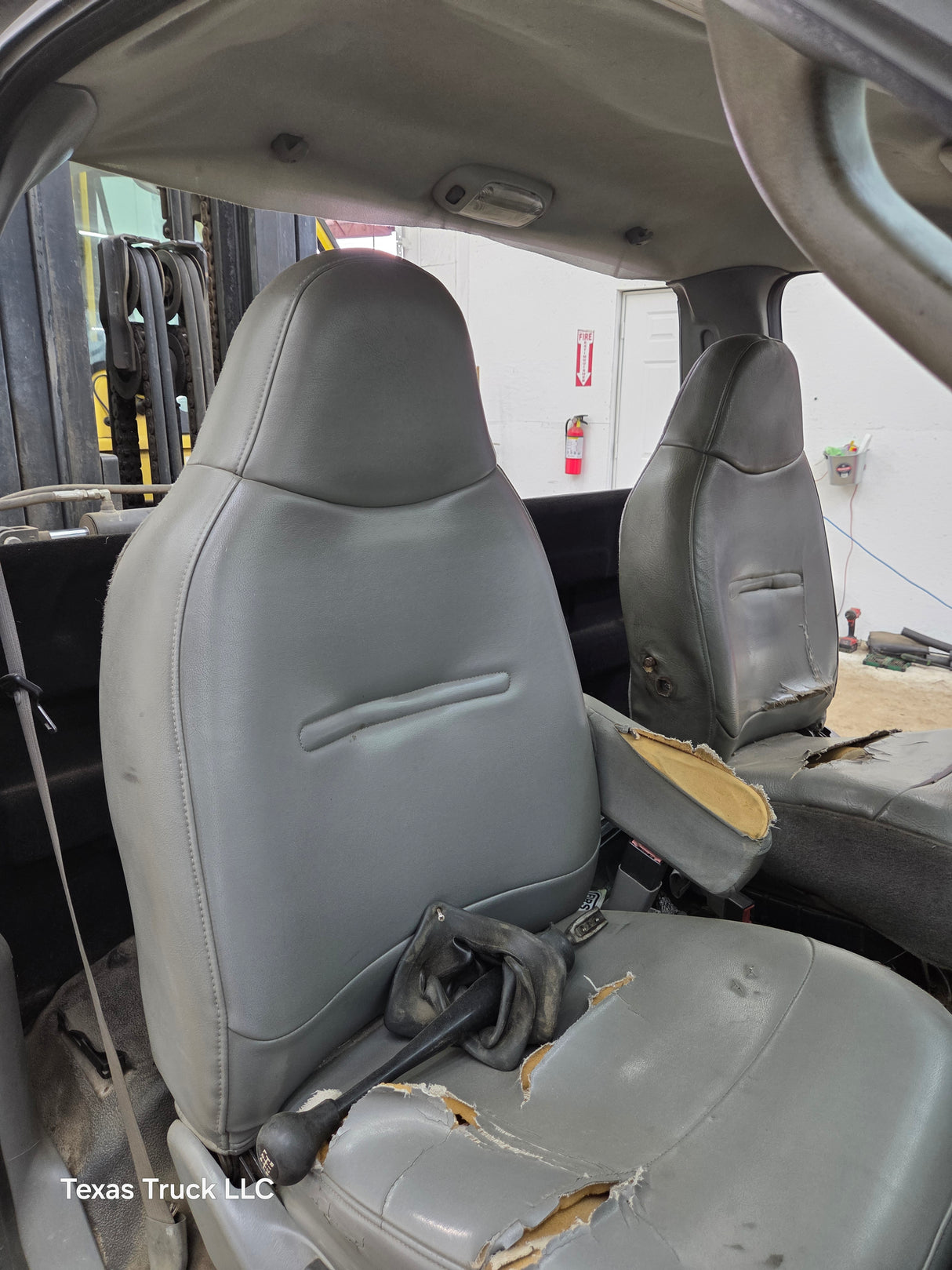 2005-2007 Ford Super Duty F250 F350 F450 F550 2 Door Regular Cab