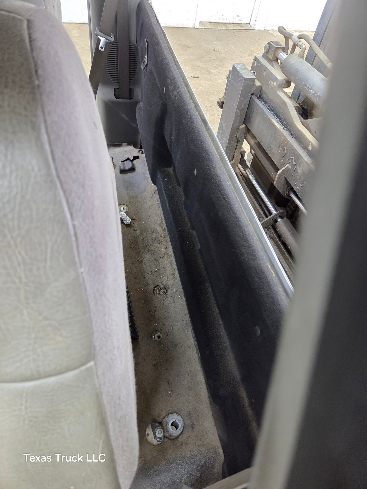 2005-2007 Ford Super Duty F250 F350 F450 F550 2 Door Regular Cab