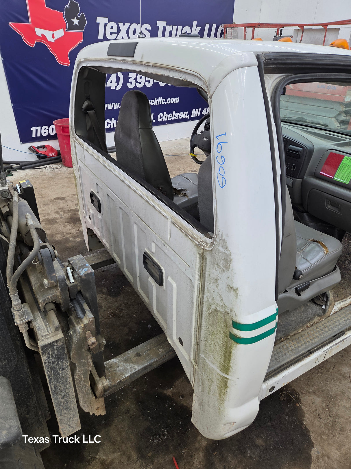 2005-2007 Ford Super Duty F250 F350 F450 F550 2 Door Regular Cab