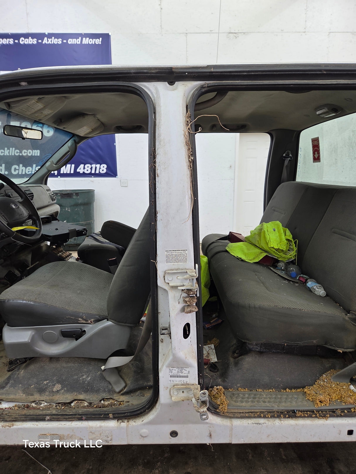2005-2007 Ford Super Duty F250 F350 F450 F550 XLT 4 Door Crew Cab