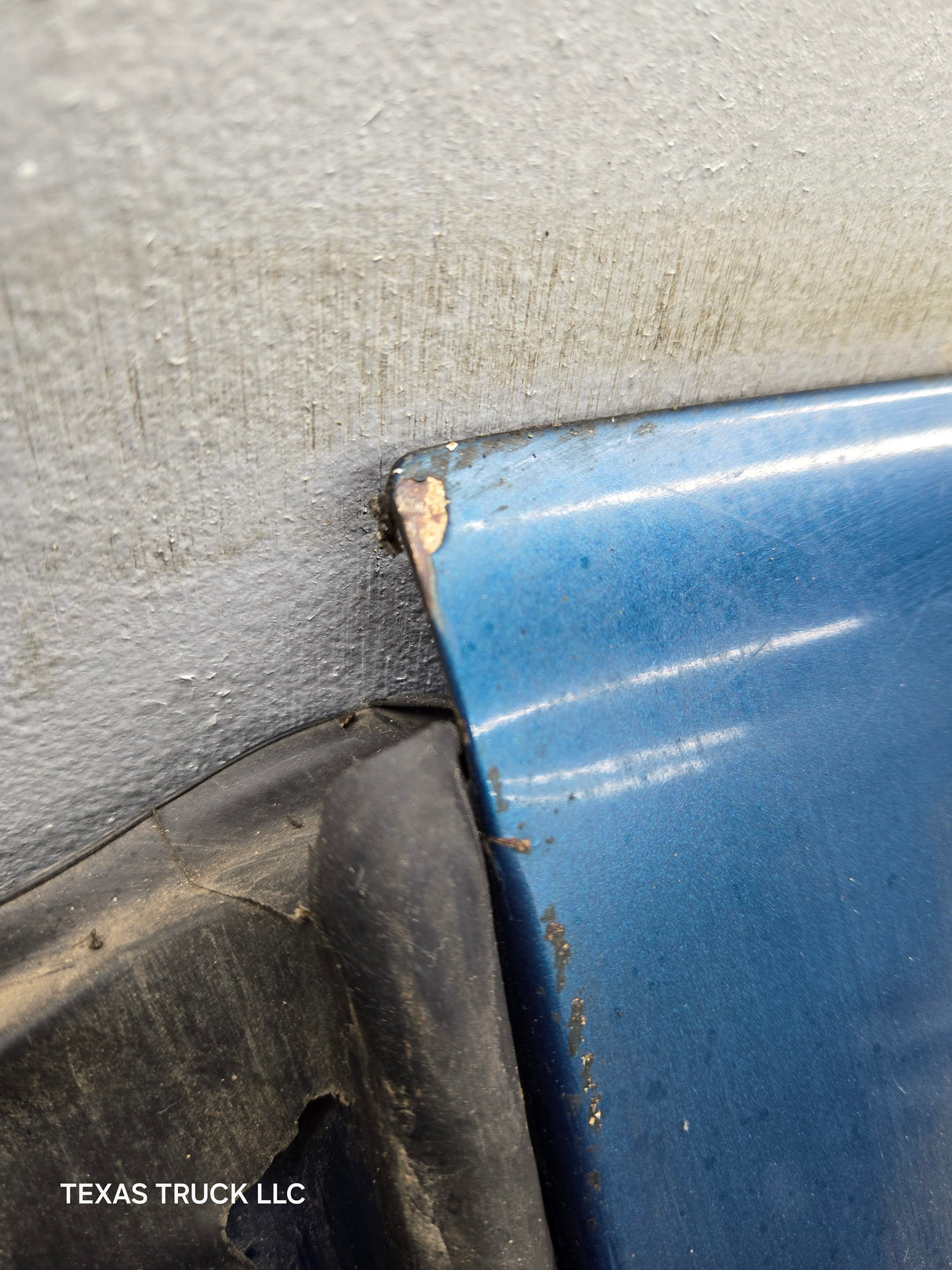 1999-2007 Ford Super Duty F250 F350 F450 F550 LH Extended Cab Driver Side Rear Door