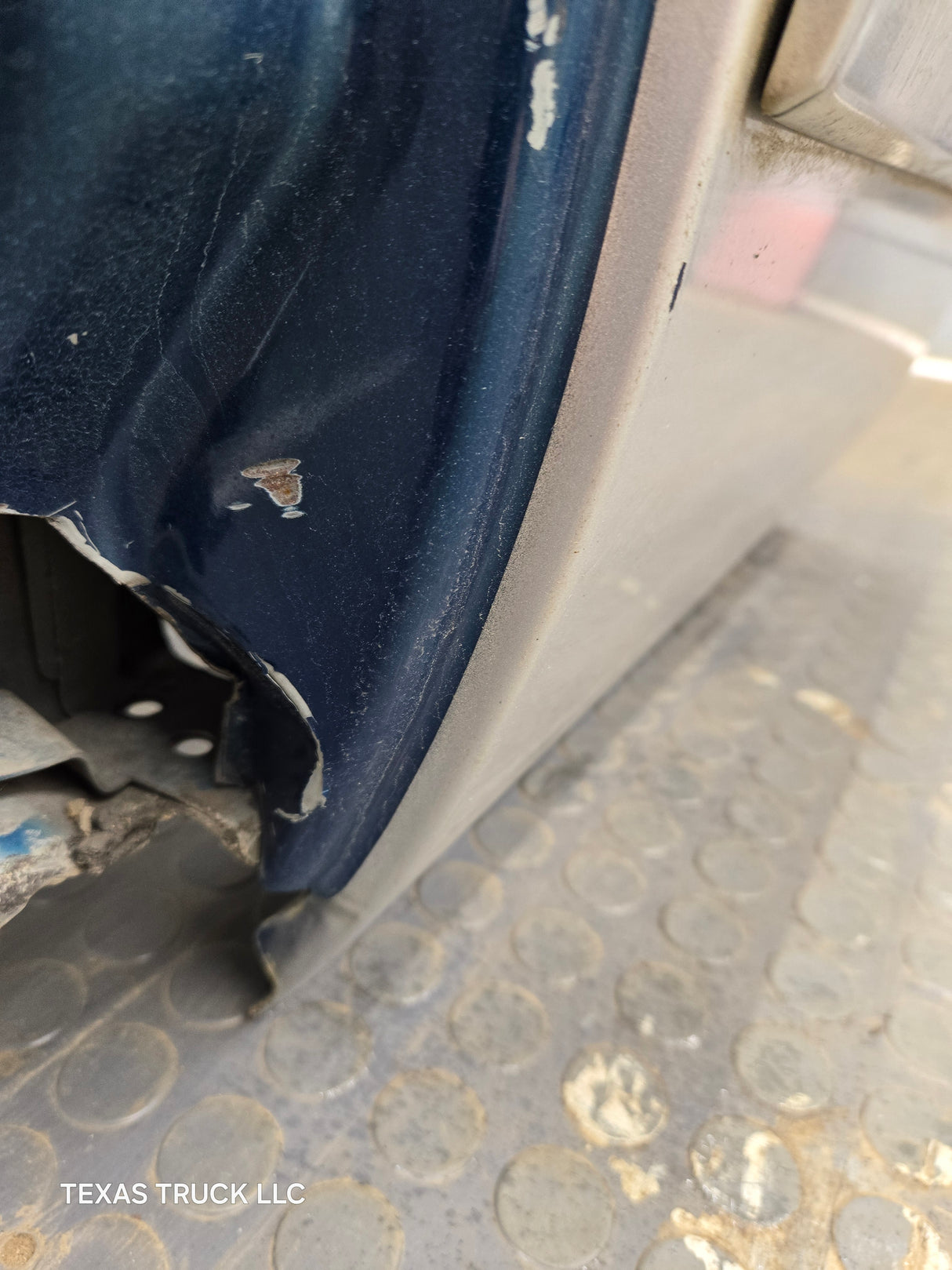 1999-2007 Ford Super Duty F250 F350 F450 F550 LH Extended Cab Driver Side Rear Door