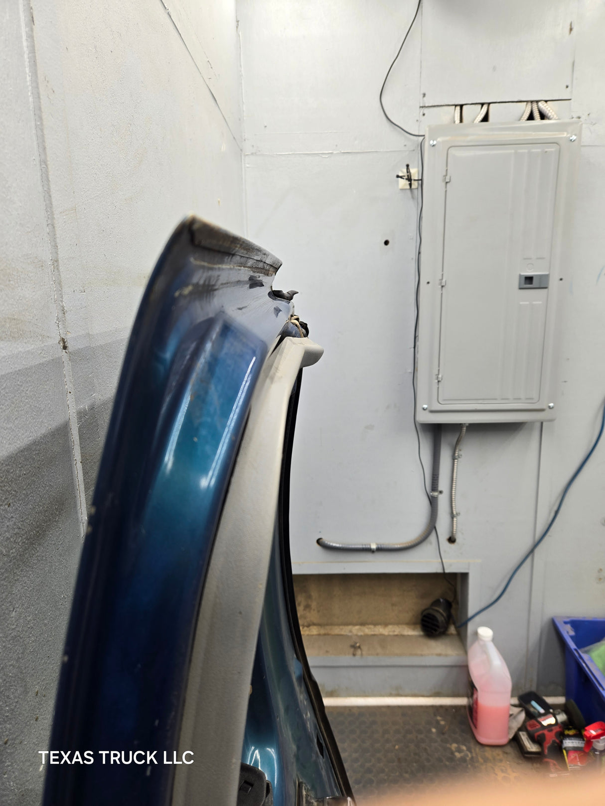 1999-2007 Ford Super Duty F250 F350 F450 F550 LH Extended Cab Driver Side Rear Door