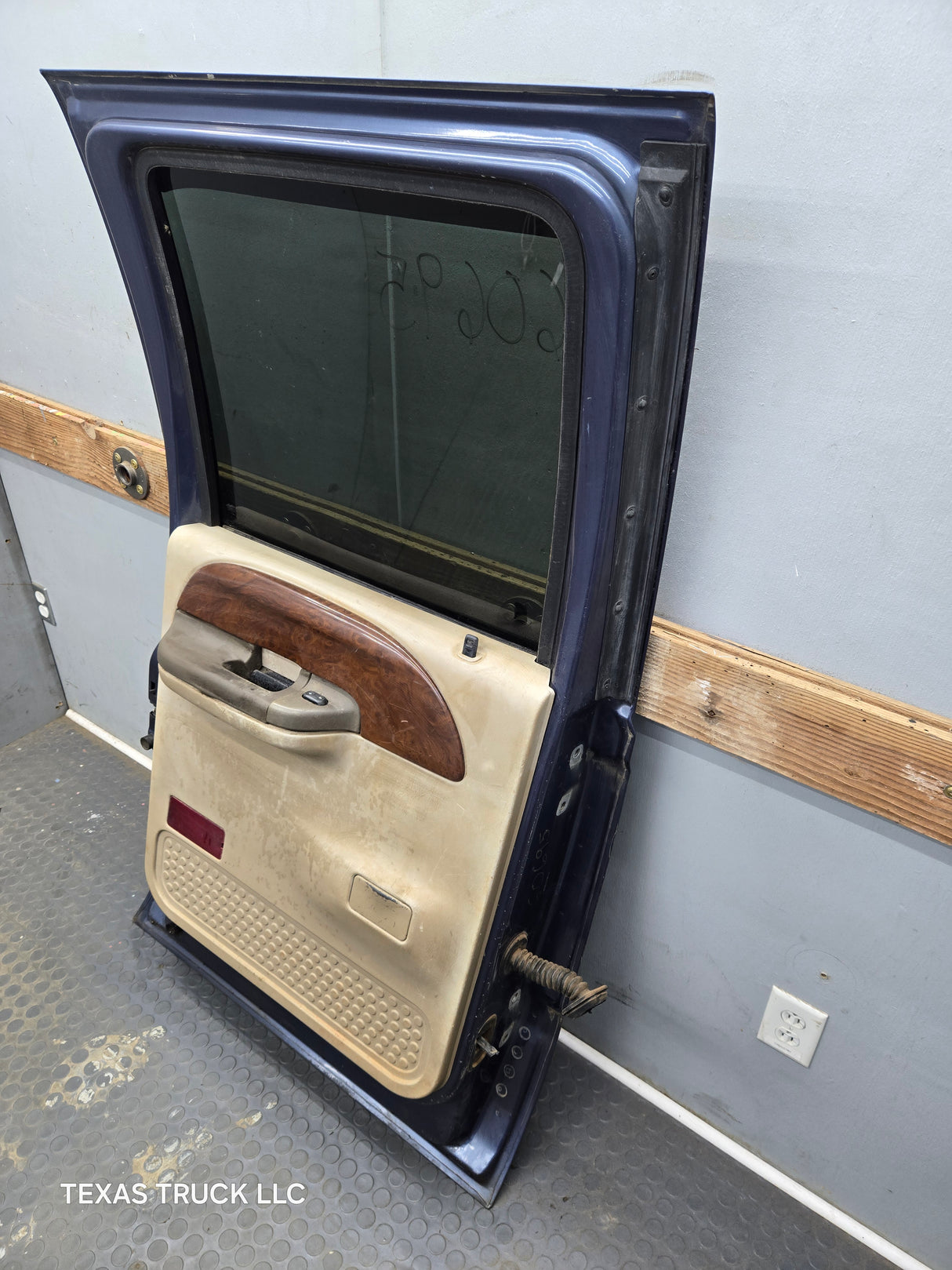 1999-2011 Ford Super Duty LH Driver Side Rear Crew Cab Door F250 F350 F450 F550