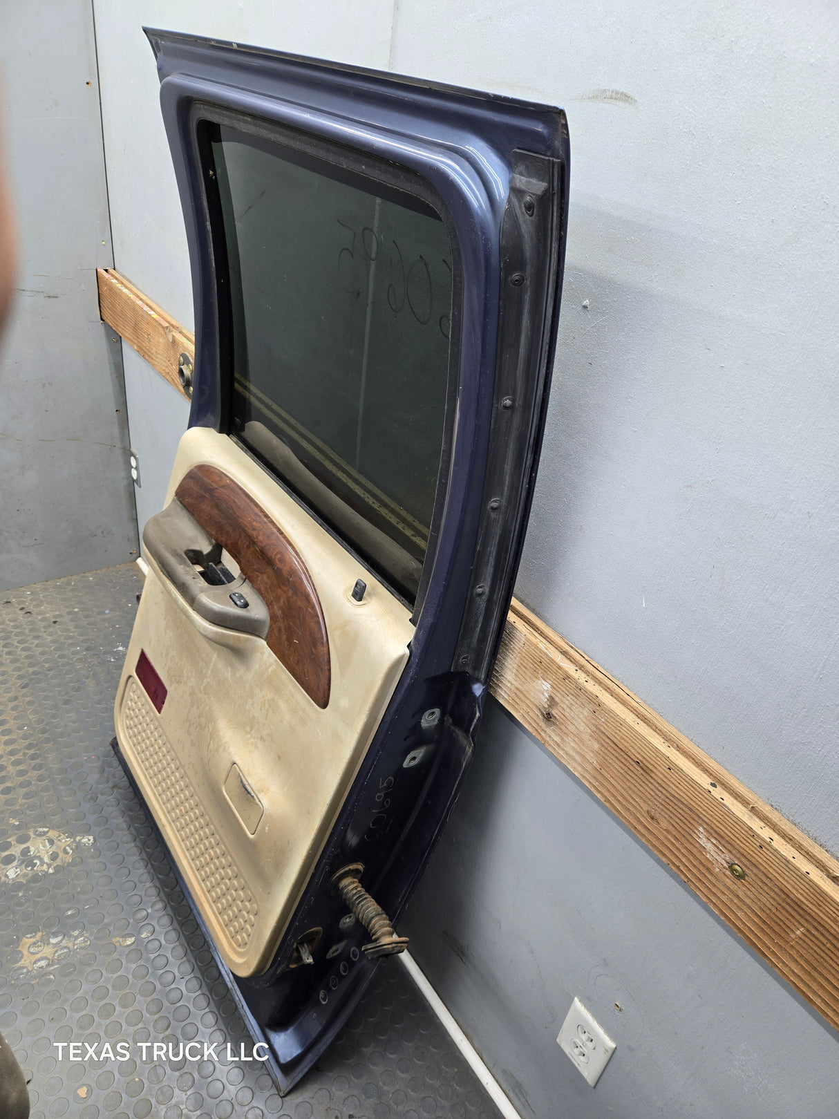 1999-2011 Ford Super Duty LH Driver Side Rear Crew Cab Door F250 F350 F450 F550