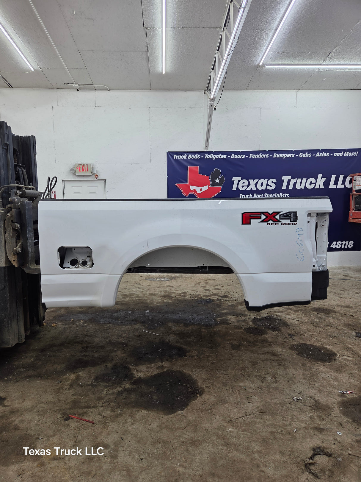 2017-2022 Ford F250 F350 Super Duty 6' 9" Short Truck Bed