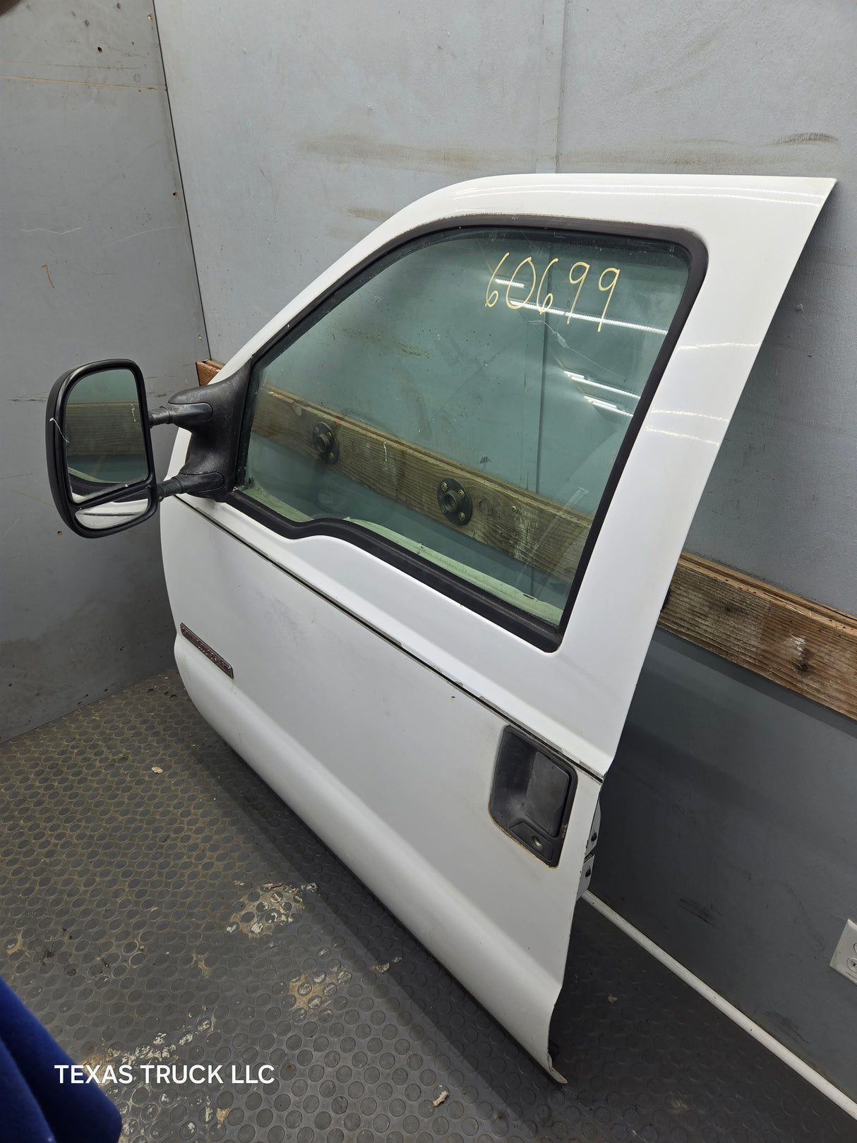 1999-2011 Ford Super Duty LH Driver Side Front Door F250 F350 F450 F550