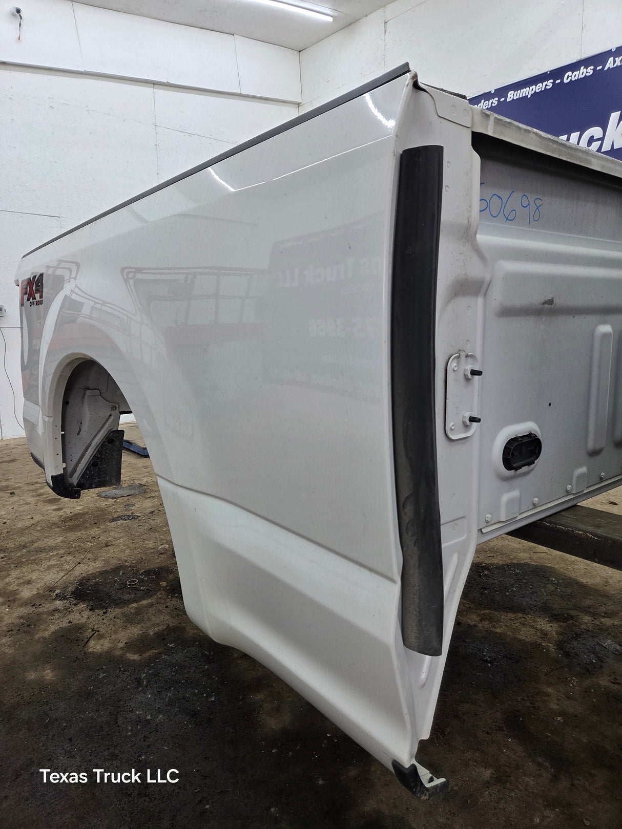 2017-2022 Ford F250 F350 Super Duty 6' 9" Short Truck Bed